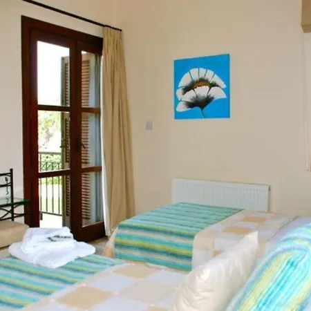 “you Can Rent This On A 5 Star Resort”paparouna *