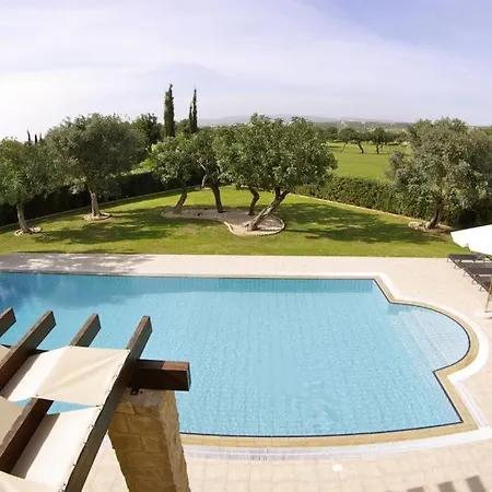 “you Can Rent This On A 5 Star Resort”paparouna فيلة *