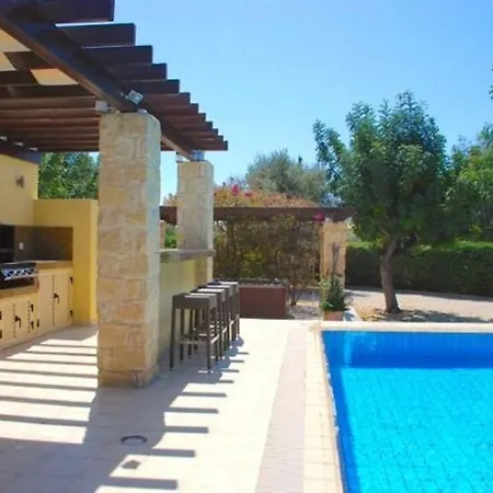 فيلة “you Can Rent This On A 5 Star Resort”paparouna كوكليا