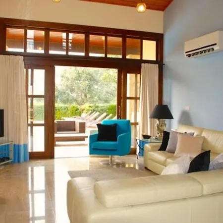 فيلة “you Can Rent This On A 5 Star Resort”paparouna كوكليا